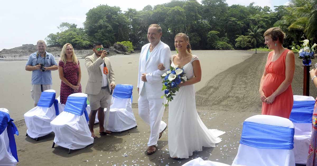 beach wedding costa rica