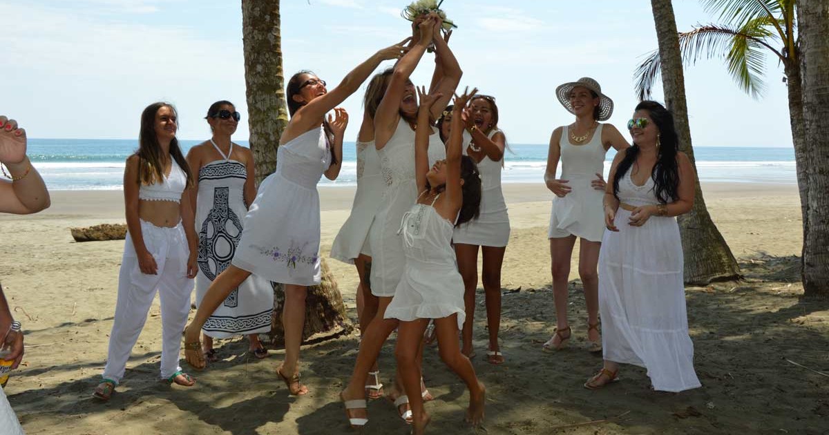 beach wedding in costa rica