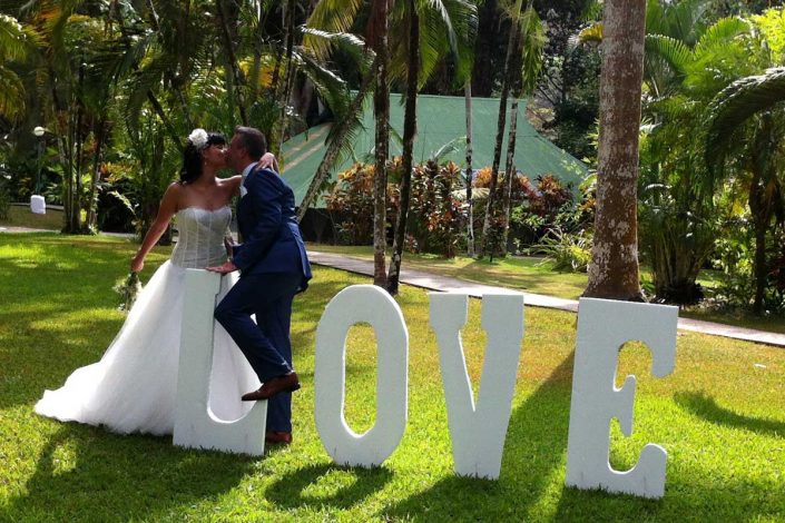 Costa Rica wedding packages - Love is in the Air